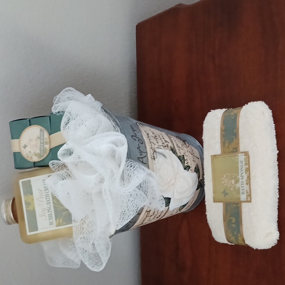 Other - Bath Gift Set - New
